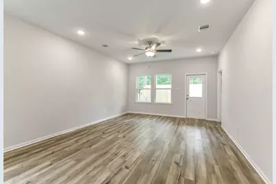 2105 Caney Creek Lane, Conroe, TX 77301 - Photo 9