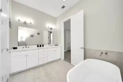 5935 Beall Street #A, Houston, TX 77091 - Photo 11