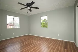 4909 Falls St, Houston, TX 77026 - Photo 25