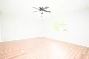 4909 Falls St, Houston, TX 77026 - Photo 19