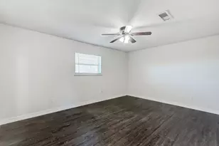 2826 Round Tower Ln, Port Neches, TX 77651 - Photo 13