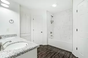 2826 Round Tower Ln, Port Neches, TX 77651 - Photo 15