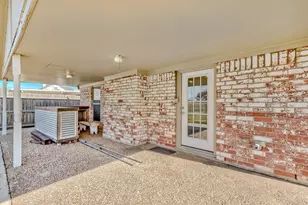 2826 Round Tower Ln, Port Neches, TX 77651 - Photo 21