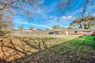 2826 Round Tower Ln, Port Neches, TX 77651 - Photo 25