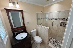 1302 Avenue H, Danbury, TX 77534 - Photo 17