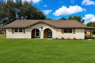 1302 Avenue H, Danbury, TX 77534 - Photo 1