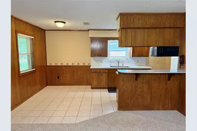 1302 Avenue H, Danbury, TX 77534 - Photo 9
