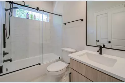 5309 Donovan Gardens Lane, Houston, TX 77091 - Photo 15