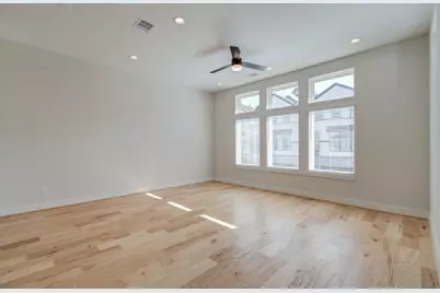 5309 Donovan Gardens Lane, Houston, TX 77091 - Photo 5