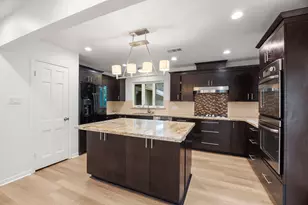 9111 Timberside Dr, Houston, TX 77025 - Photo 11