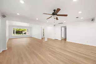 9111 Timberside Dr, Houston, TX 77025 - Photo 17