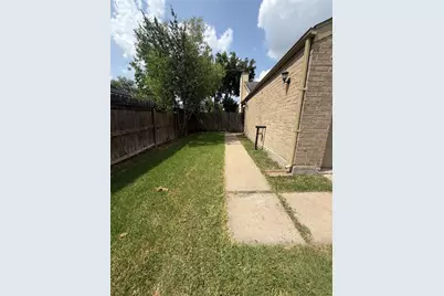 13310 Robinglen Drive, Houston, TX 77083 - Photo 43
