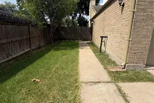 13310 Robinglen Dr, Houston, TX 77083 - Photo 43