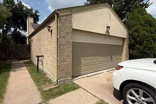 13310 Robinglen Dr, Houston, TX 77083 - Photo 41
