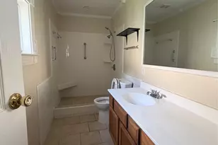 13310 Robinglen Dr, Houston, TX 77083 - Photo 17