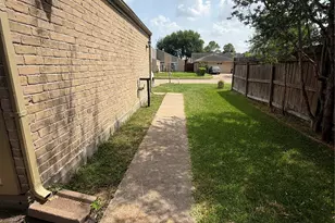 13310 Robinglen Dr, Houston, TX 77083 - Photo 3