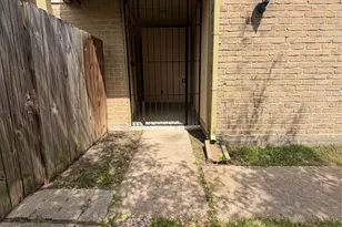 13310 Robinglen Dr, Houston, TX 77083 - Photo 37