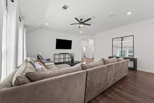 920 Bulwark Dr, Crosby, TX 77532 - Photo 9