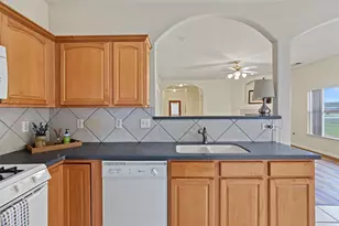 2538 S Park Ave, Pearland, TX 77581 - Photo 9