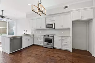 7535 Olympia Dr, Houston, TX 77063 - Photo 13