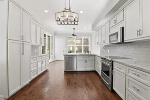 7535 Olympia Dr, Houston, TX 77063 - Photo 11