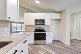 4511 Dawn Creek Ln, Spring, TX 77388 - Photo 5