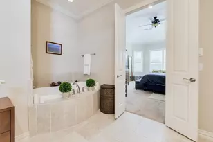 1826 Jade Hollow Ln, Houston, TX 77077 - Photo 19