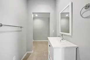 10211 Cliffwood Dr, Houston, TX 77035 - Photo 33