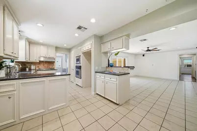 10211 Cliffwood Drive, Houston, TX 77035 - Photo 11