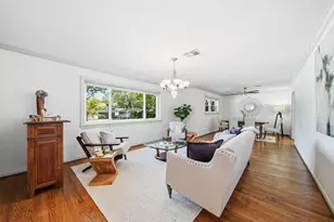 10211 Cliffwood Dr, Houston, TX 77035 - Photo 5
