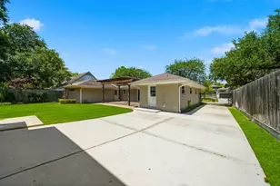 10211 Cliffwood Dr, Houston, TX 77035 - Photo 37