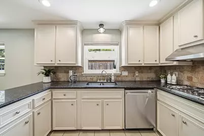 10211 Cliffwood Drive, Houston, TX 77035 - Photo 13