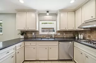 10211 Cliffwood Dr, Houston, TX 77035 - Photo 13