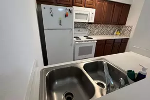 10555 Turtlewood Ct, Houston, TX 77072 - Photo 9