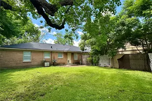 5720 Parwill St, Houston, TX 77081 - Photo 17