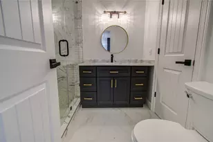 10300 Mayfield Rd, Houston, TX 77043 - Photo 13