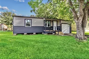 805 19th Ave N, Texas City, TX 77590 - Photo 1
