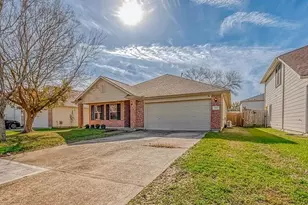 5322 Cinnamon Lake Dr, Baytown, TX 77521 - Photo 1