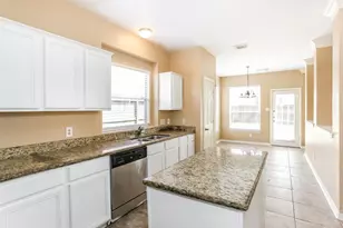 19402 Pinewood Bluff Ln, Humble, TX 77346 - Photo 9