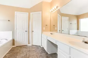 19402 Pinewood Bluff Ln, Humble, TX 77346 - Photo 13