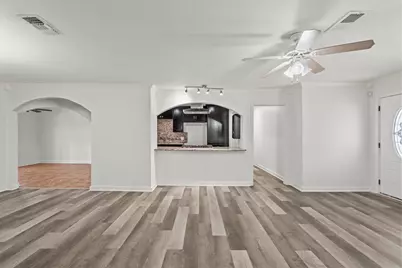 1132 18th Avenue N, Texas City, TX 77590 - Photo 5