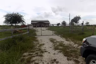 4726 County Rd 45, Angleton, TX 77515 - Photo 17
