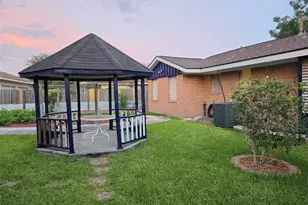 8918 Mobud Dr, Houston, TX 77036 - Photo 19