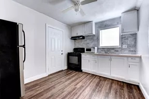 1209 Cabell St St, Houston, TX 77022 - Photo 9