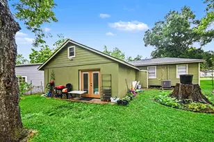 536 Montgomery St, Clute, TX 77531 - Photo 23
