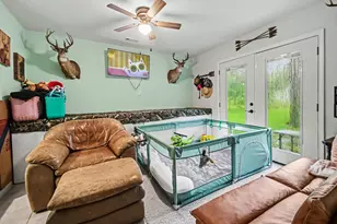 536 Montgomery St, Clute, TX 77531 - Photo 15