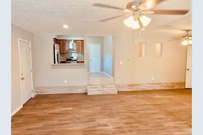 1602 Henninger Street, Houston, TX 77023 - Photo 5