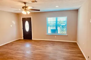 1602 Henninger St, Houston, TX 77023 - Photo 3