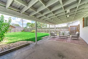 1403 Avenue F, Danbury, TX 77534 - Photo 31