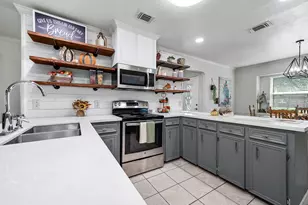 1403 Avenue F, Danbury, TX 77534 - Photo 11